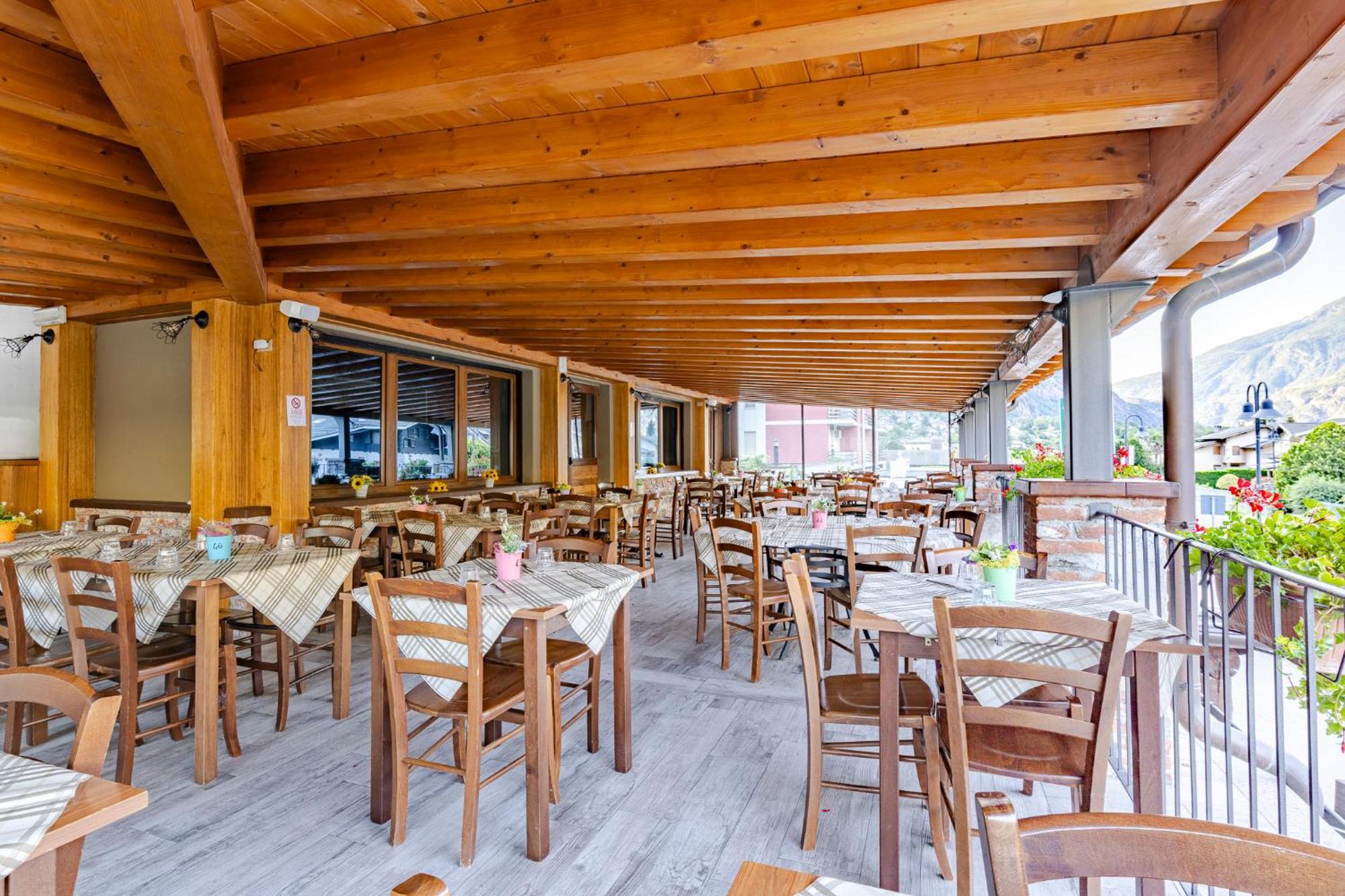 Hotel&Restaurant Armanac De Toubie Arnad Exterior foto