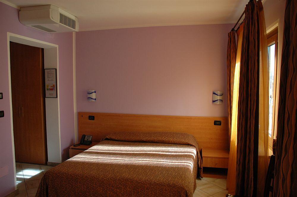 Hotel&Restaurant Armanac De Toubie Arnad Exterior foto